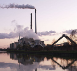 Photo of a coal-fired power plant