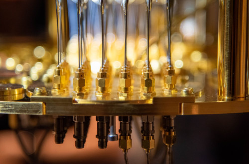 Quantum cryofridge chandelier