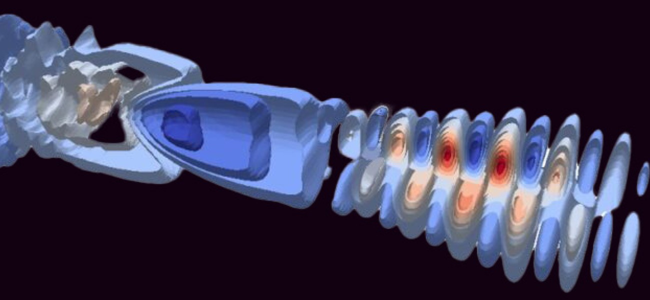 WarpX longitudinal electric field 768x287